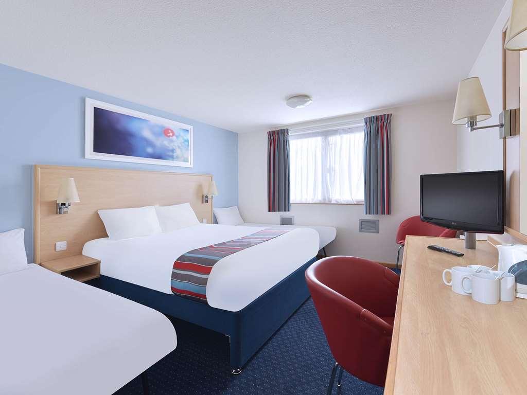 Travelodge Harlow Room photo